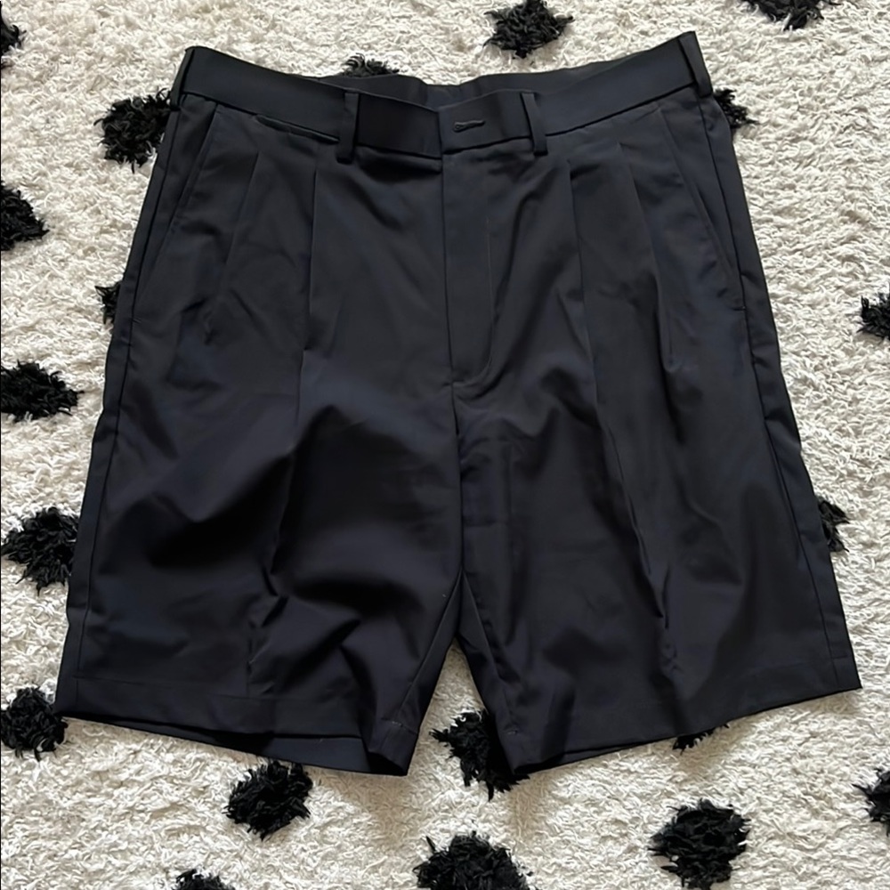 PGA Tour size 34 Black golf Shorts